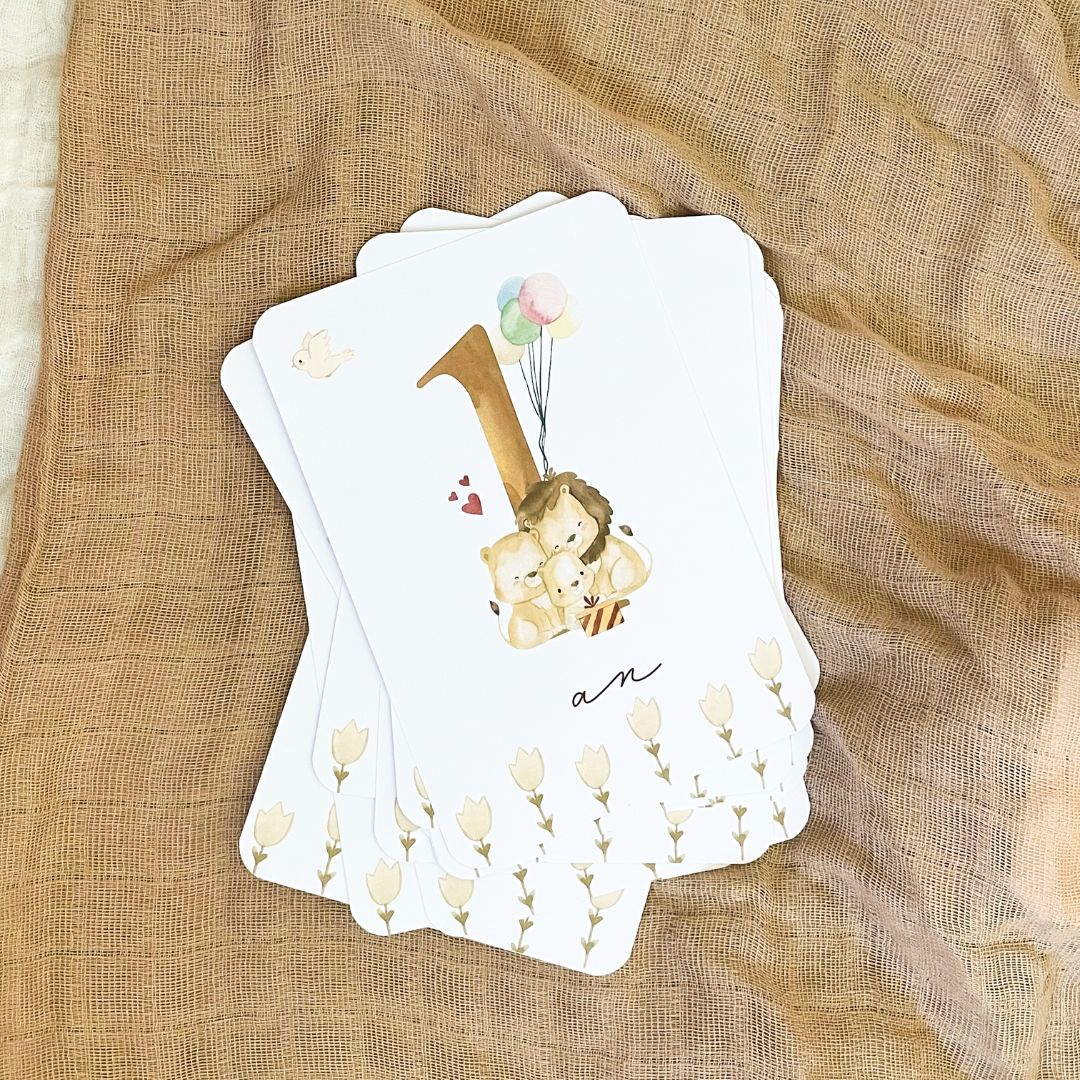 Baby milestone cards - First year - Tiger and Lion